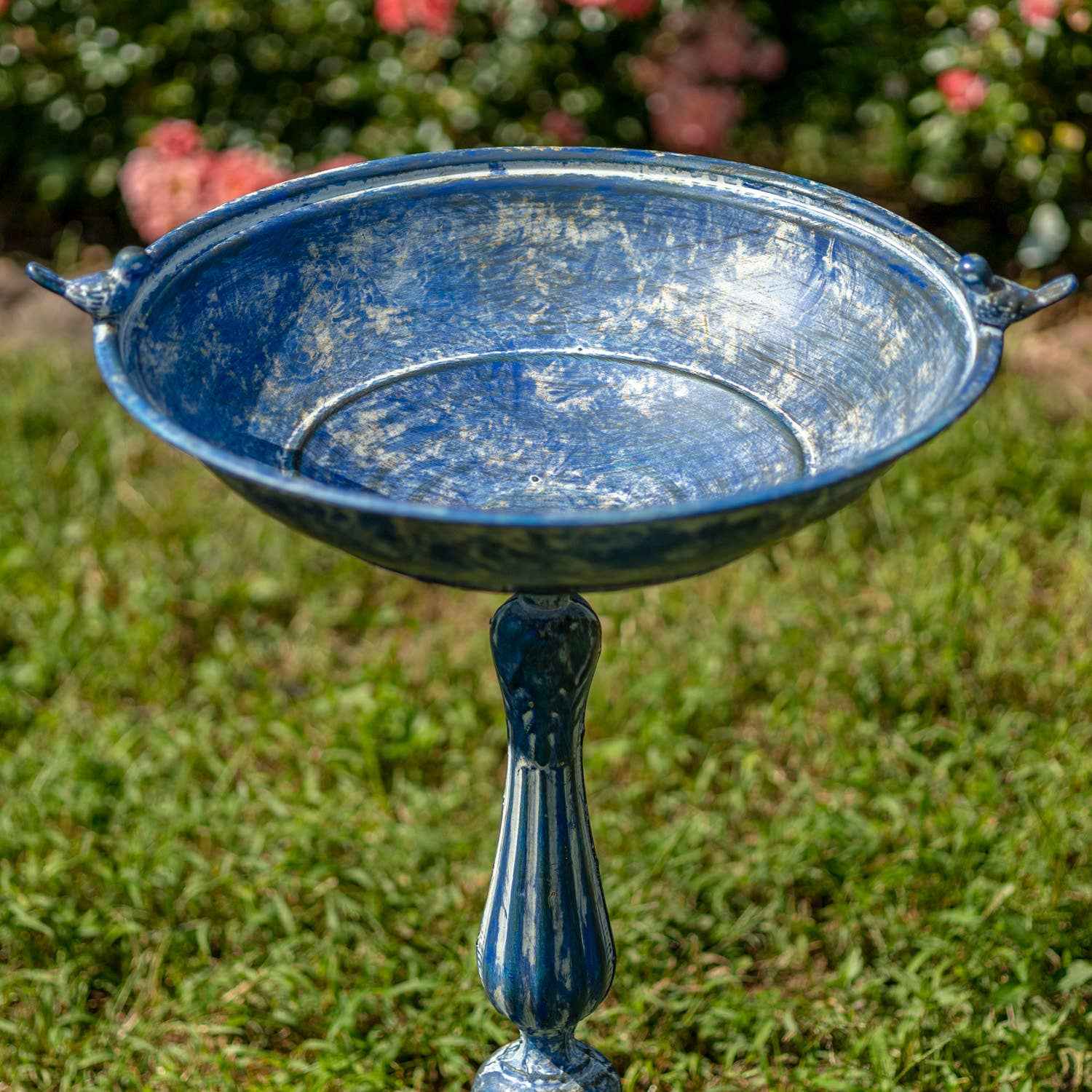 Pedestal Birdbath with Little Bird Detail -  Antique Blue - Image 5