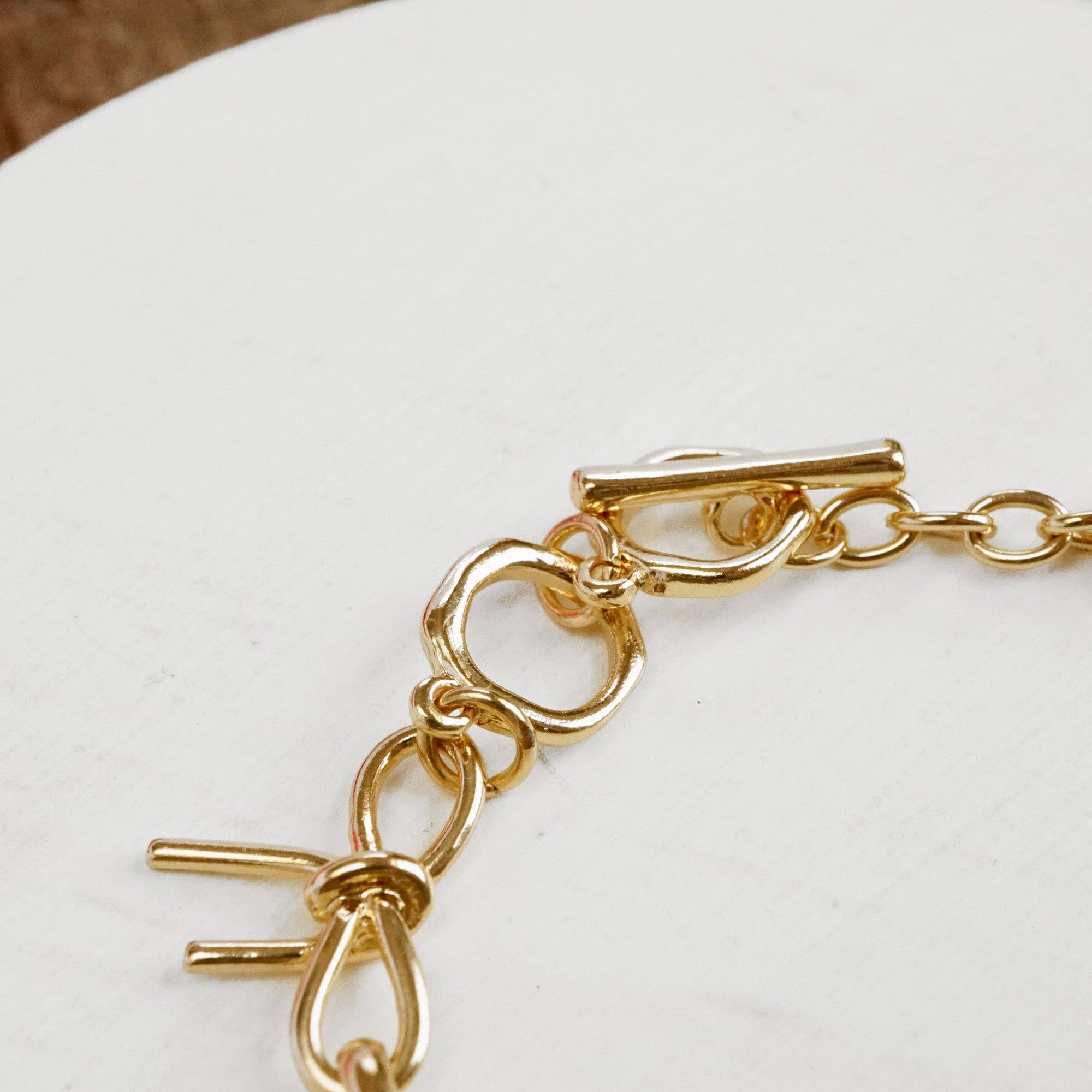 PennyLine inc - Bow Link Bracelet Gold Tone - Image 3