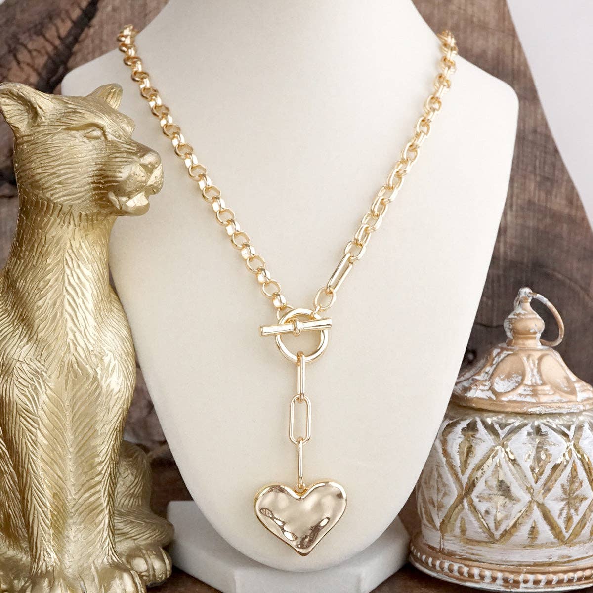 Hammered Heart Lariat Necklace in Gold - Image 7