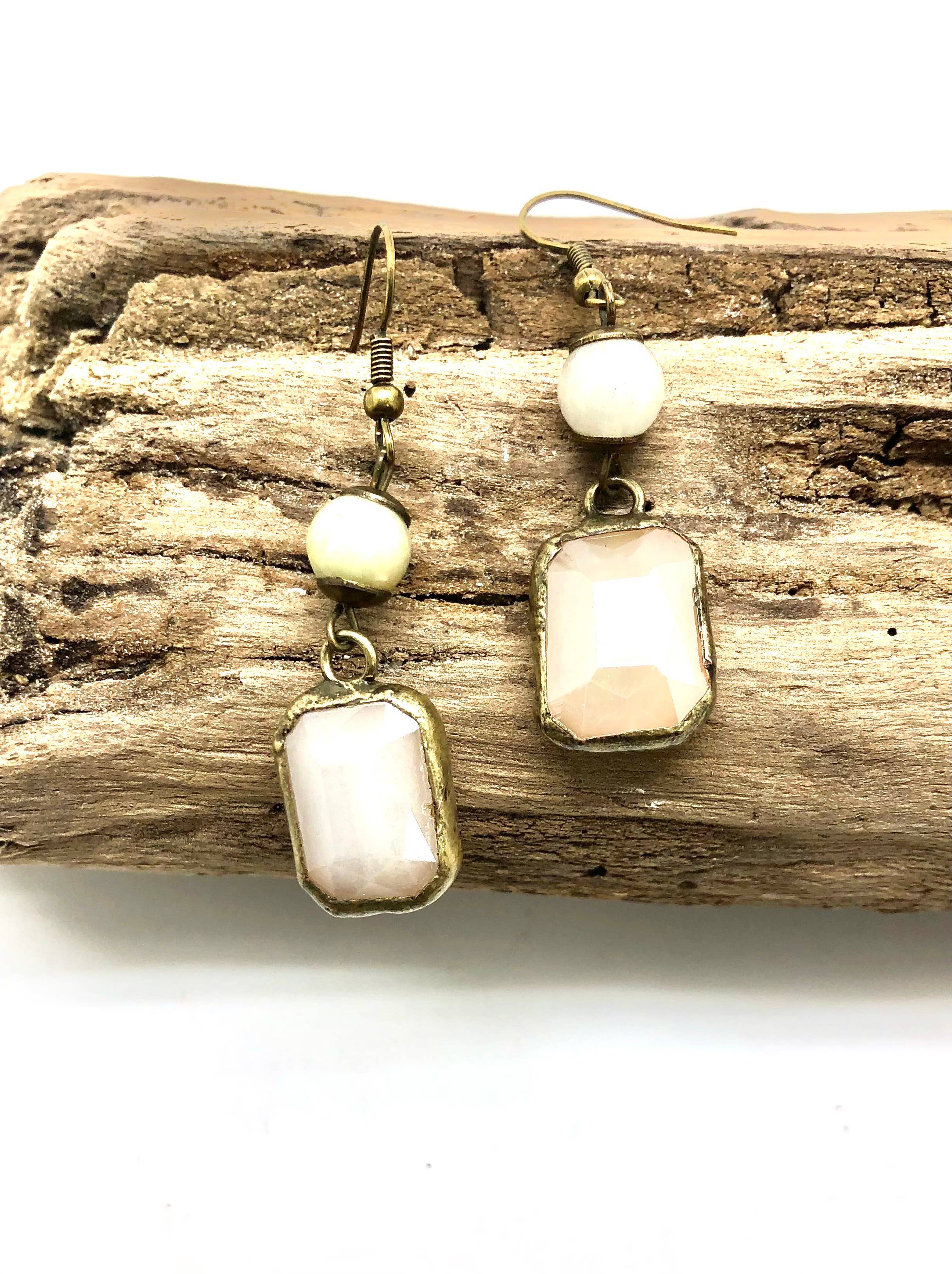 Earring AntiqueGold w/GlassBead&Square Drop French Hook - Image 3