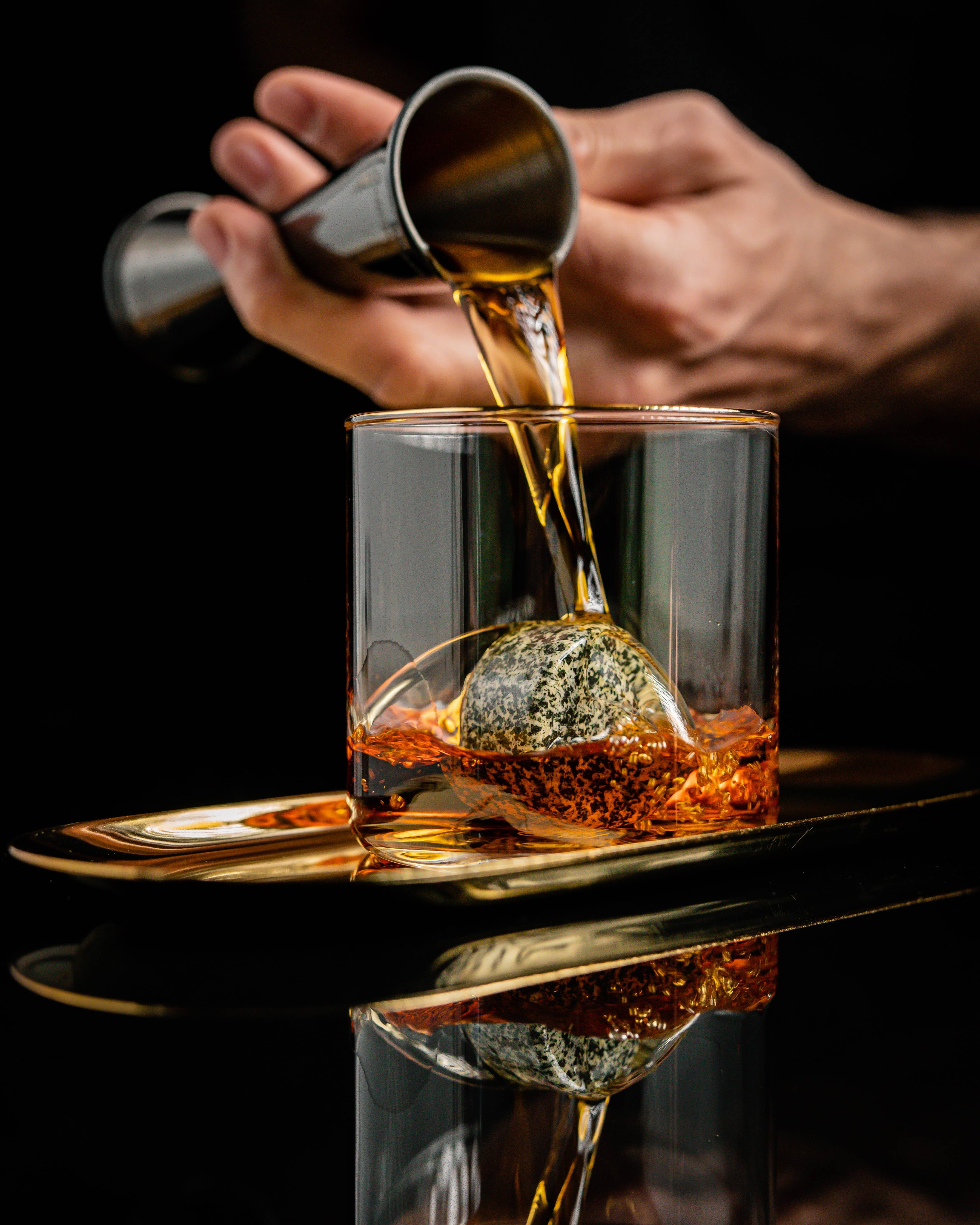 The Rocks x Whiskey Trivia Quiz Gift Set - Image 7