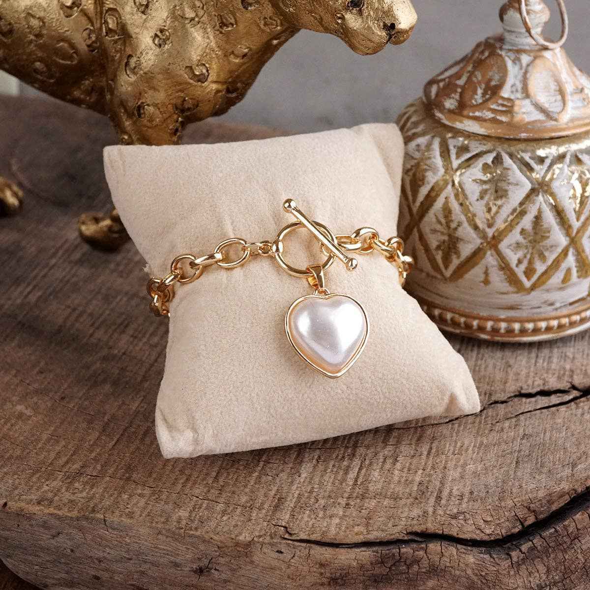 Pearlized Puffy Heart Toggle Chain Bracelet in Gold - Image 7