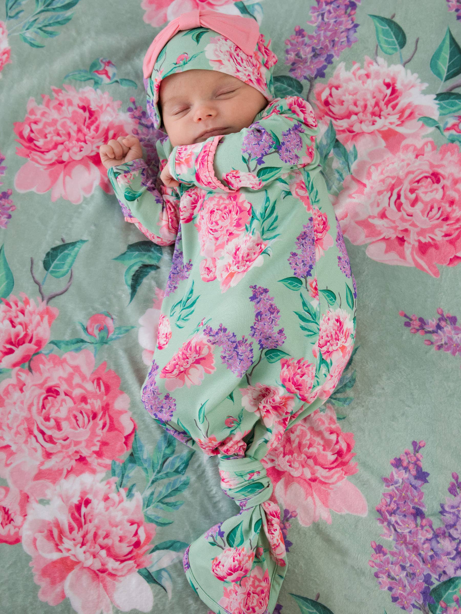 Baby Girls Bamboo Sage Knotted Sleep Gown & Bow Hat Set: Green / Newborn-3m - Image 5