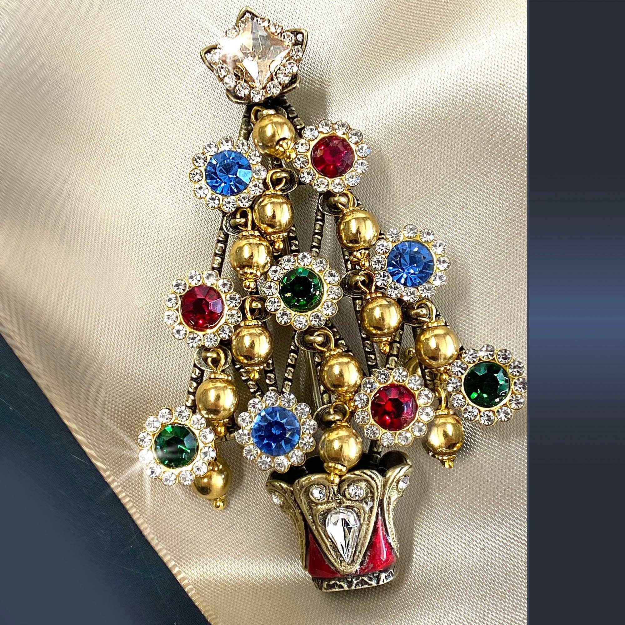 Retro 1940s Christmas Tree Brooch