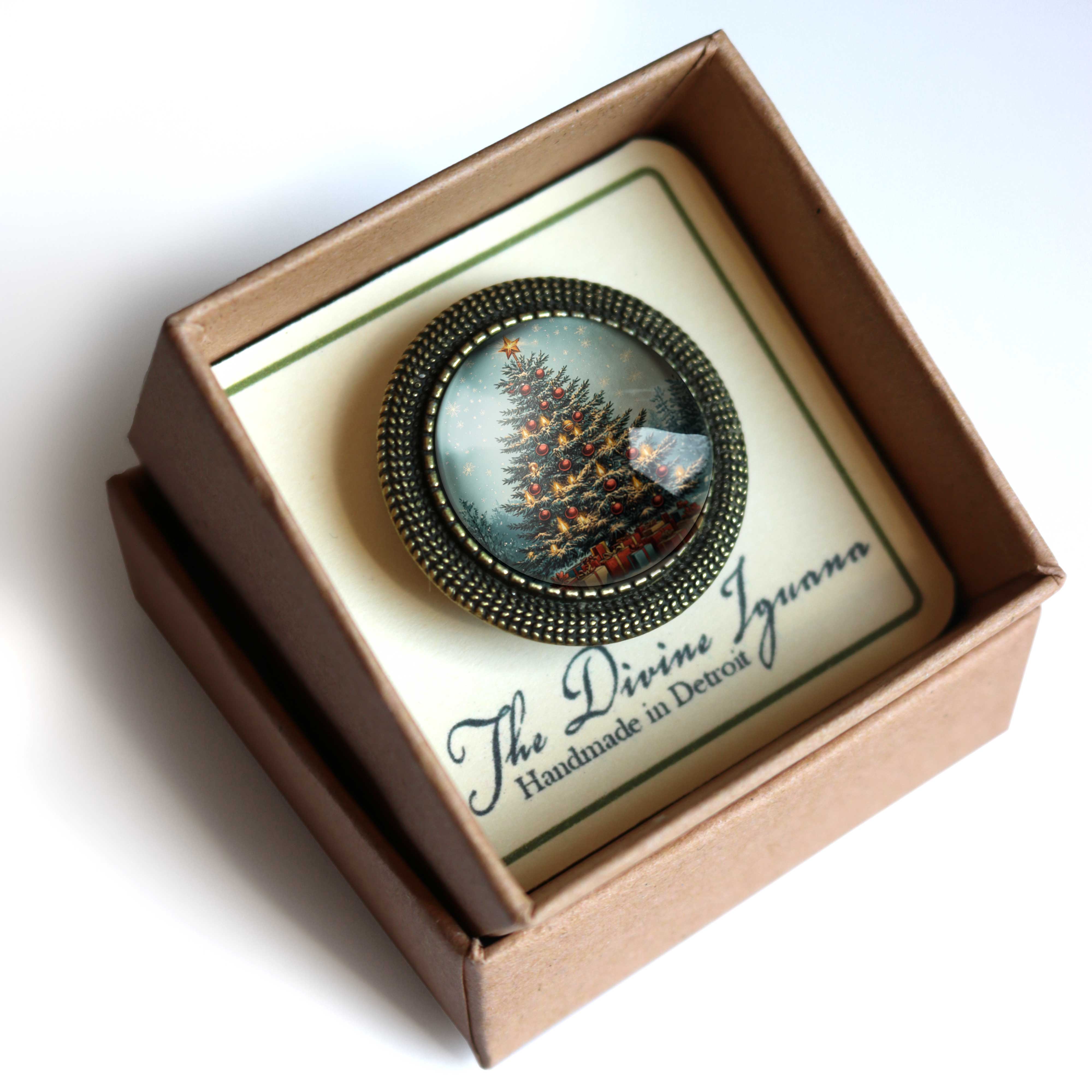 Victorian Christmas Tree Glass and Bronze Lever Back Brooch - Image 5