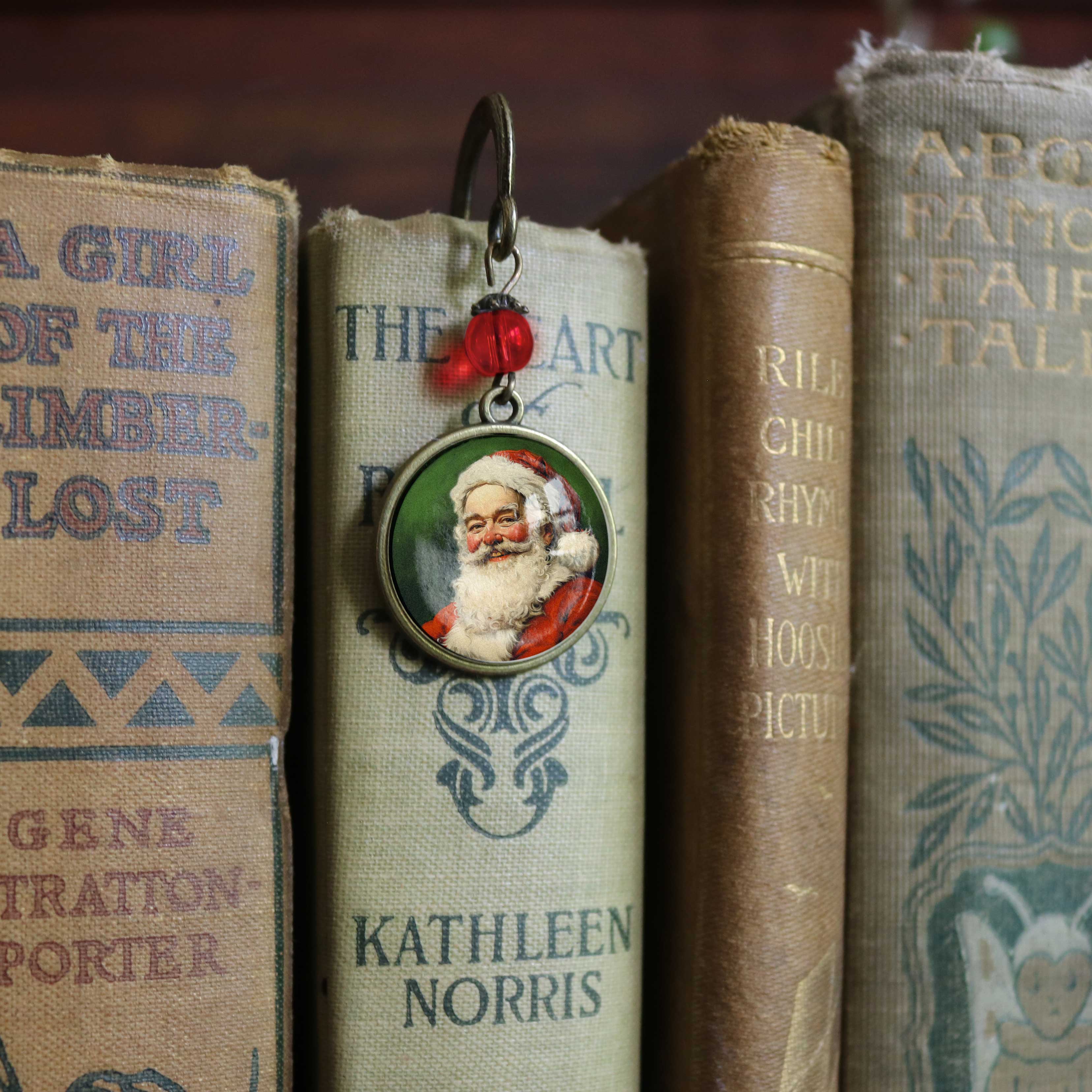 Victorian Santa Brass Christmas Bookmark - Image 2