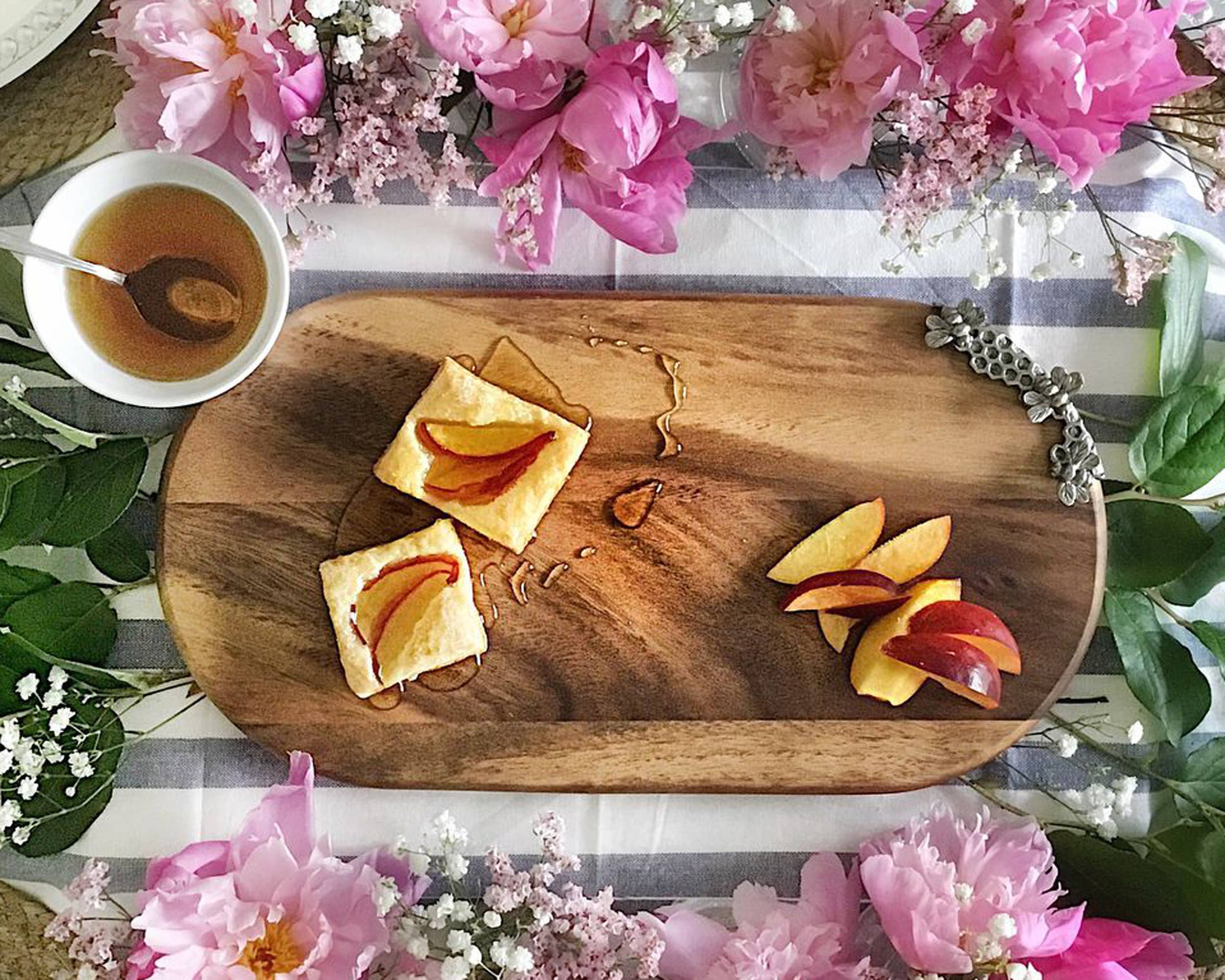 Honeybee Bar Board