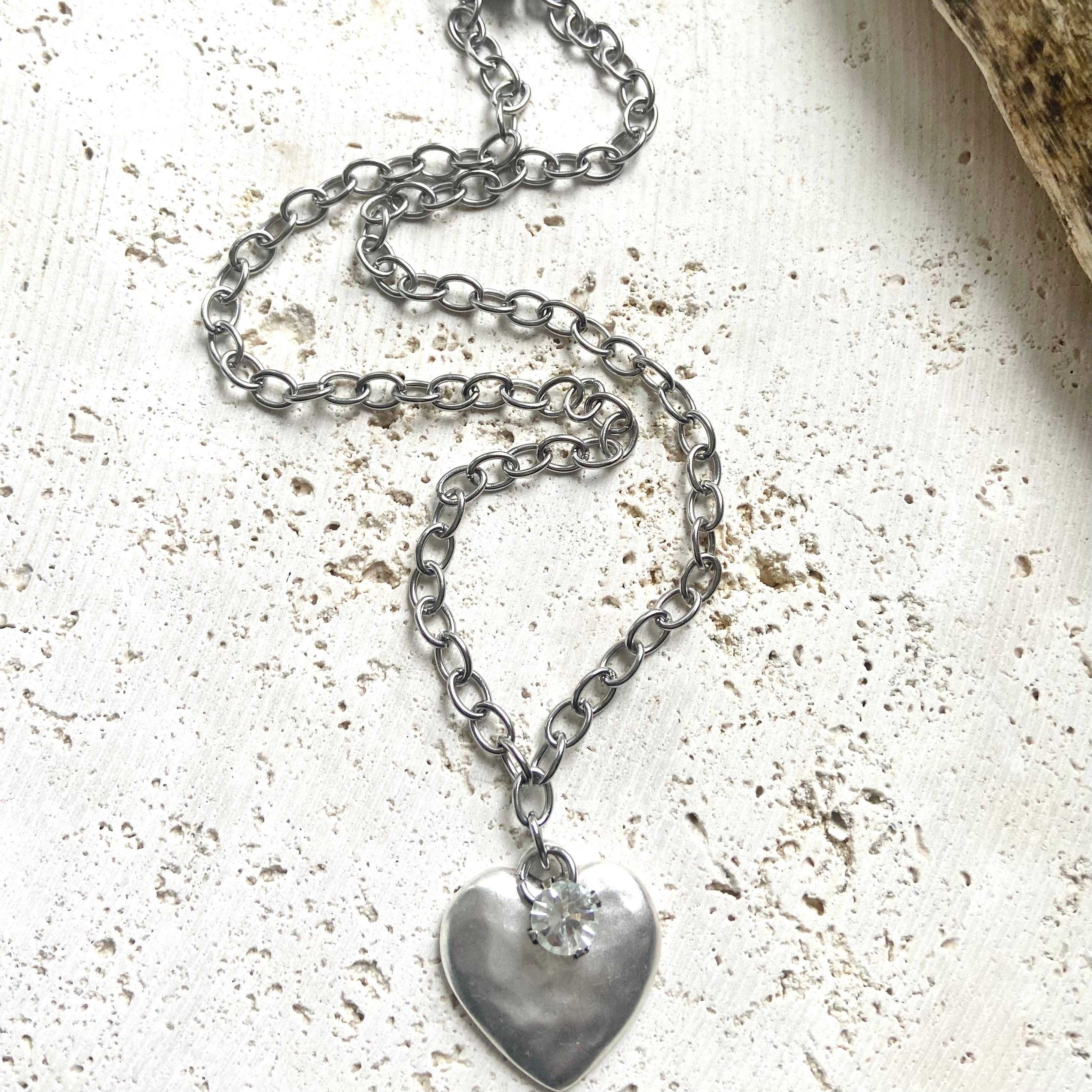 Hammered heart necklace - Image 2