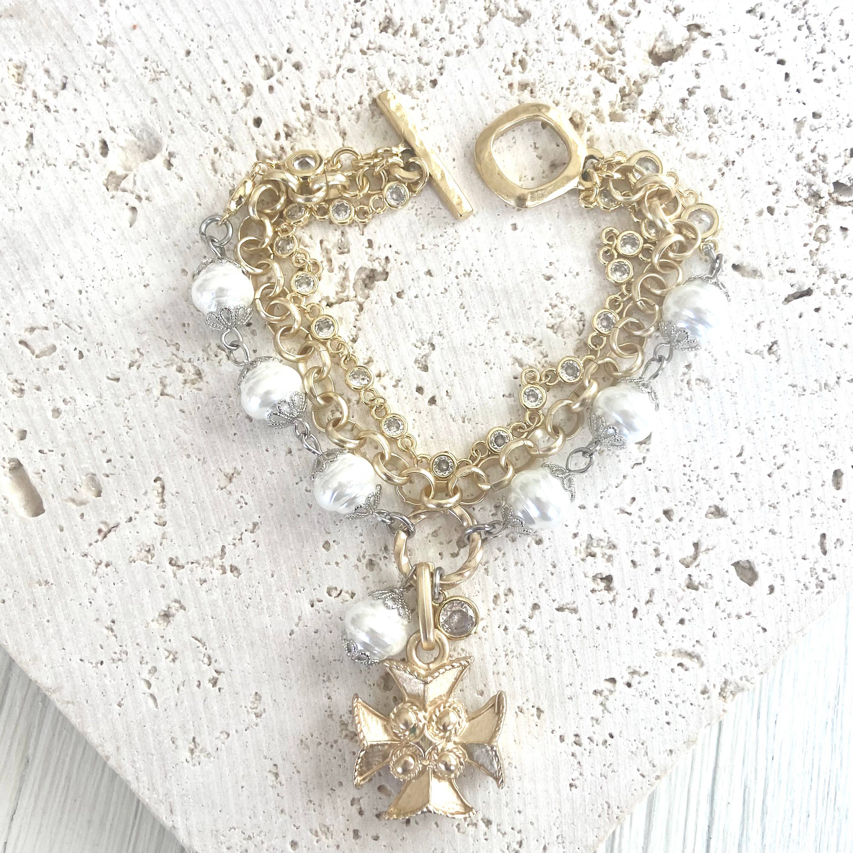 Triple layered pearl crystal bracelet vintage cross - Image 3