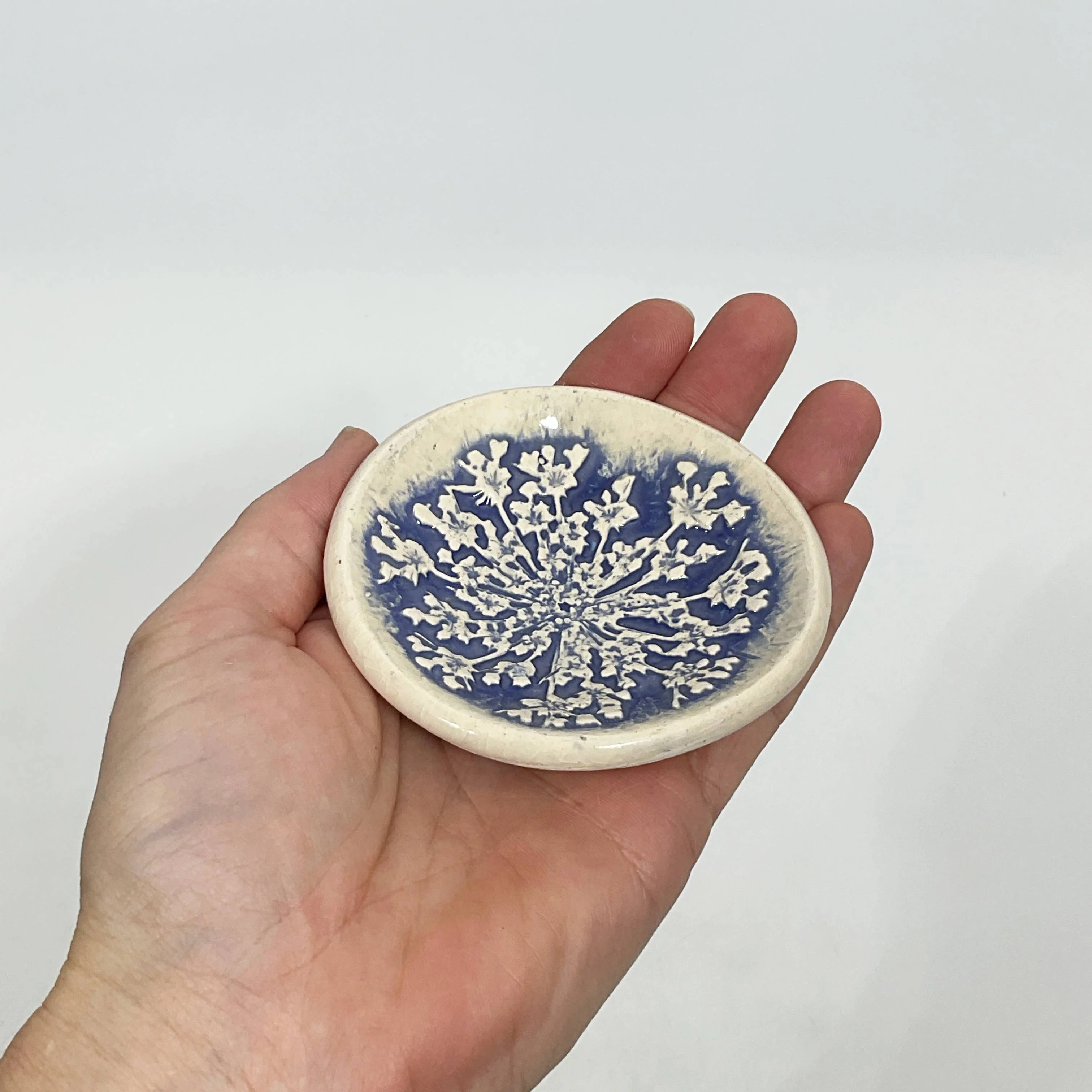 Pottery Dish Bowl - Queen Anne Snowflake - Image 10